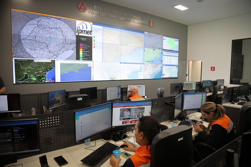 Centro-de-Gerenciamento-de-Emergencias-CGE-e-o-Centro-Paulista-de-Radares-e-Alertas-Meteorologicos-C.jpeg