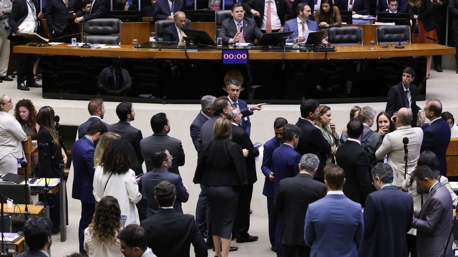 Congresso aprova LDO com superávit de R$ 34 bilhões em 2026