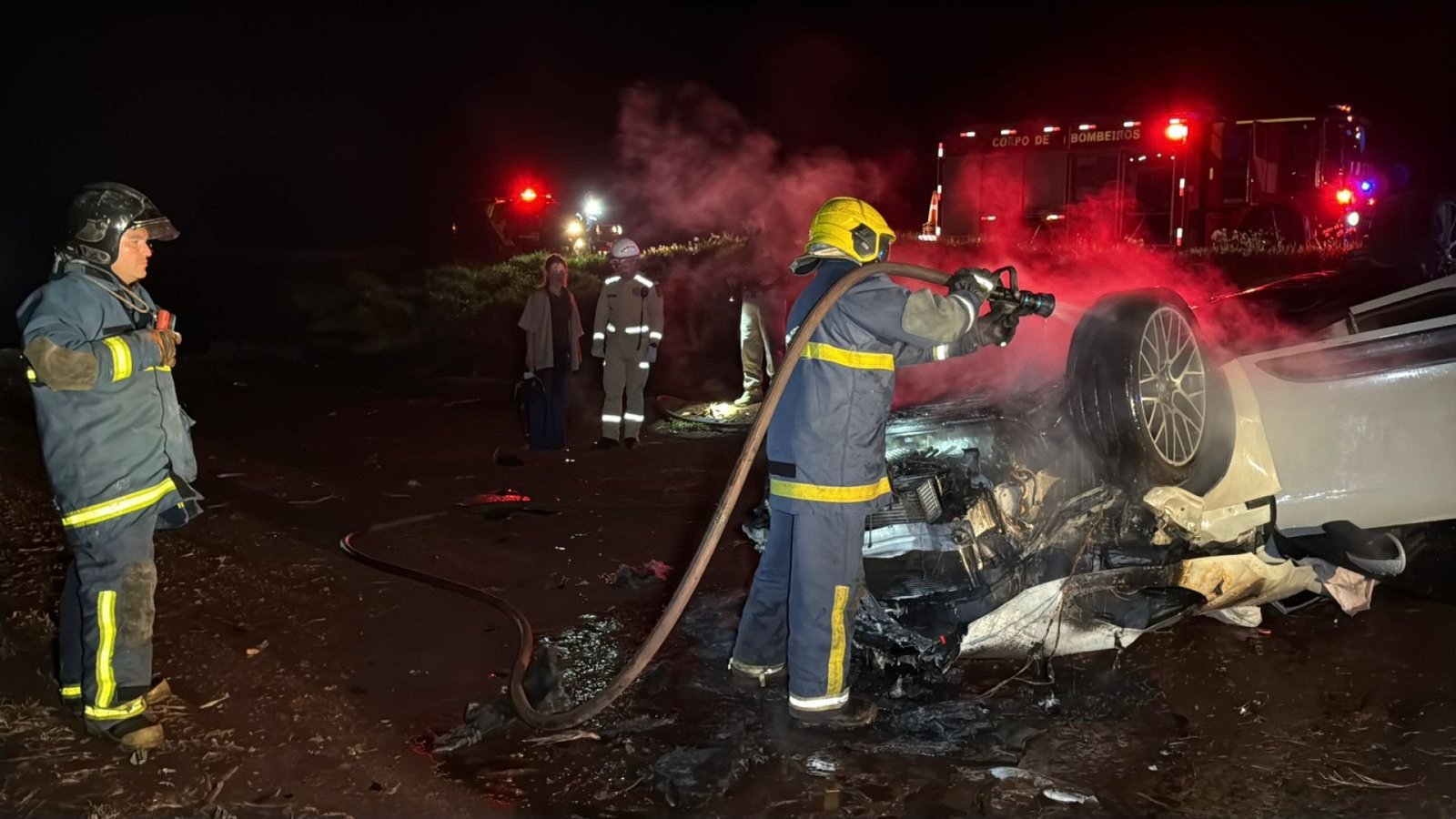 Porsche ficou totalmente destruído