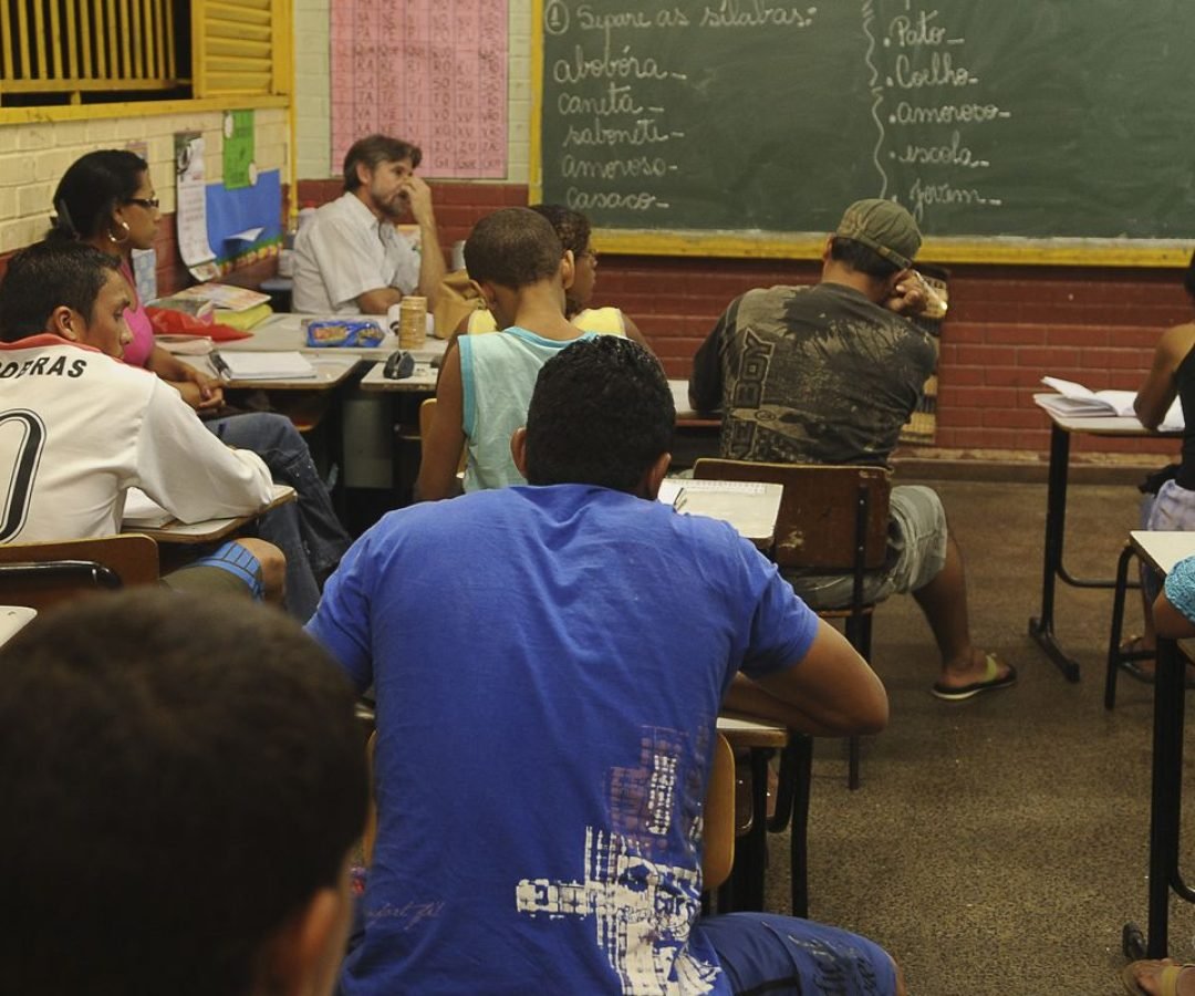 Nascidos em setembro e outubro recebem quinta parcela do Pé-de-Meia